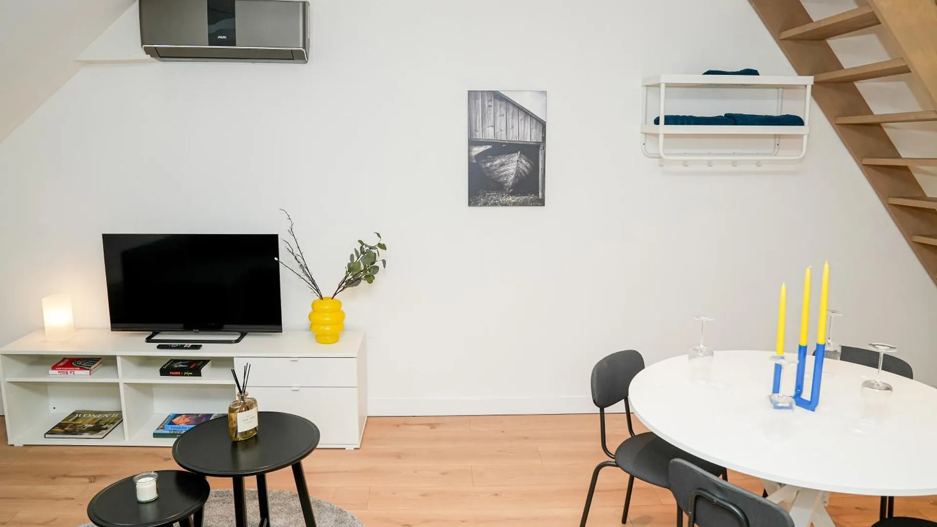 アパート Chic & Modern 1Br & 1Lr Apt, 12 Min Walk To Rabot ヘント